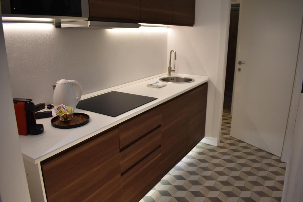 Appartamenti Bruzzanese Milán Exterior foto